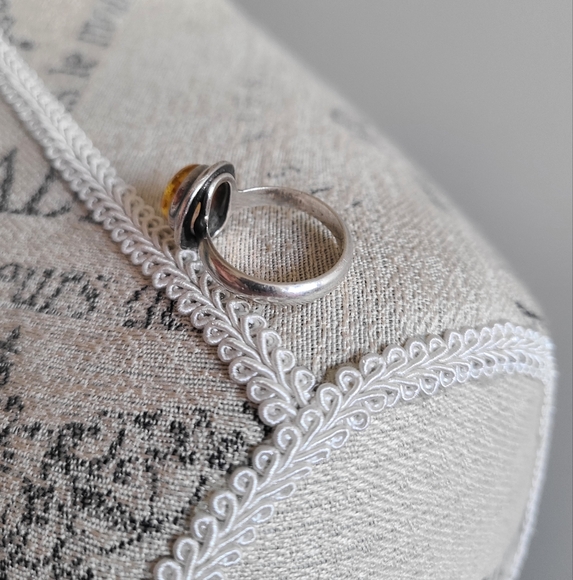 Sterling Silver 925 Amber Ring - Picture 3 of 4